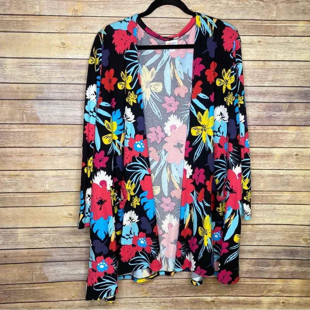 EUC LuLaRoe LARGE Caroline cardigan with large front POCKETS